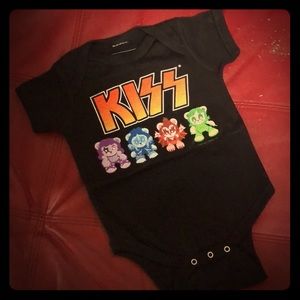 NEW tagless 6mo Black KISS Onesie